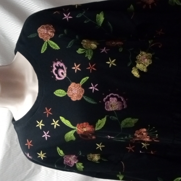 ASOS Women’s Dress, US 8, Black Embroidery Floral Print,  smock style, short sle - Picture 3 of 14